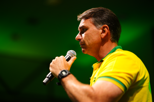 Pesquisa Real Time aponta Flávio com 45% e Lula com 44% no 2º turno