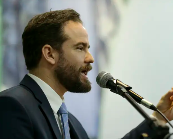 Ministro da Fazenda espera retomada do diálogo entre Brasil e EUA após eleições