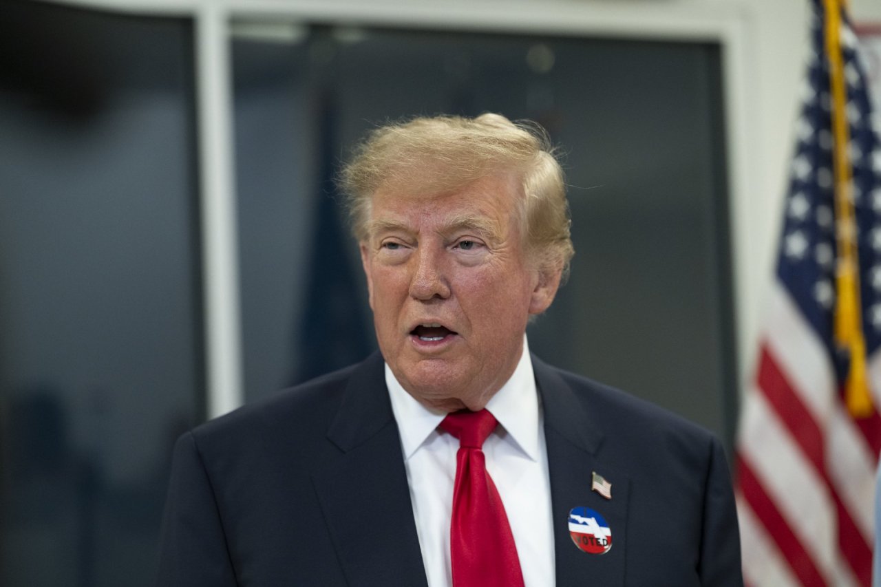 Trump diz que gosta de Lula, mas eleição no Brasil “pareceu fraudada”