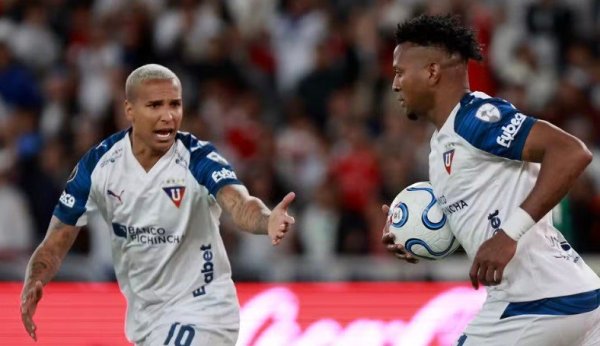 Deyverson explica gesto para Carlos Miguel e nega provocação ao Palmeiras