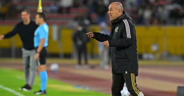Flamengo e Leonardo Jardim são multados pela Conmebol após atraso em jogo contra o Del Valle