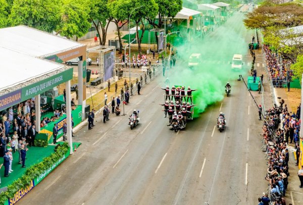 Secom diz que 70 mil pessoas estiveram no Desfile, em Brasília; Governo não divulga metodologia para contagem