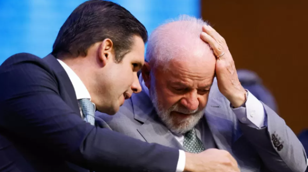 Lula planeja ir à Paraíba após acordo com Congresso e acenar a Hugo Motta