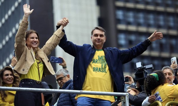 Quaest mostra Lula e Flávio Bolsonaro empatados com 42% no 2º turno