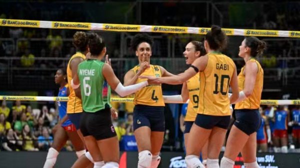 Brasil vence Colômbia, mantém invencibilidade e lidera Pré-Olímpico de vôlei