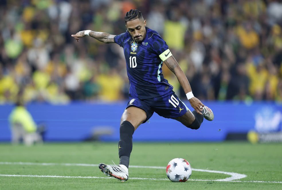 Raphinha é desconvocado da Seleção Brasileira após lesão