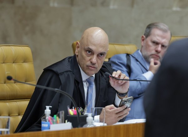 PGR atende pedido de Moraes e pede fim de sigilo em ação sobre pagamentos de Vorcaro
