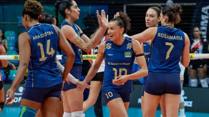 Brasil vence Peru e mantém 100% no Sul-Americano de Vôlei