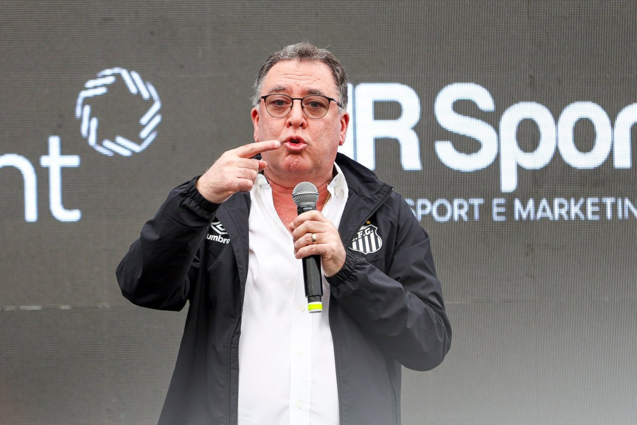 Santos tenta antecipar receitas do Paulistão para aliviar fluxo de caixa