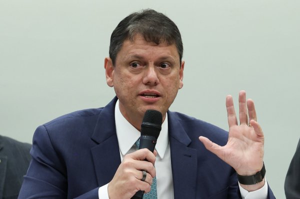 Tarcísio critica depredação após manifestação pró-Lula na Paulista: “Vandalismo nunca é ferramenta”