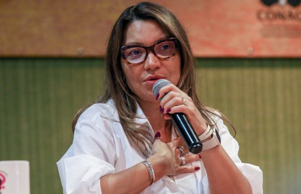 Campanha de Flávio acusa Janja de divulgar informações sem comprovação e recorre ao TSE