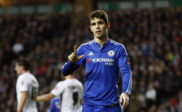 Oscar é anunciado no time de lendas do Chelsea para duelo contra o Tottenham