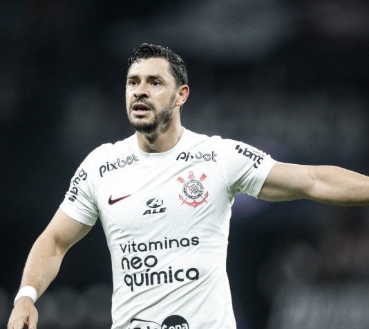 Giuliano aciona Corinthians na Justiça e cobra cerca de R$ 1 milhão