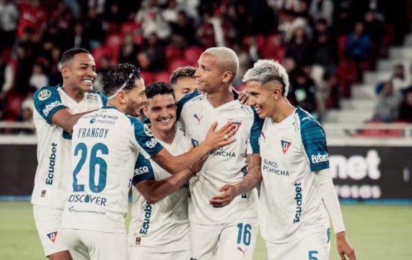 LDU poupa quase todo o time antes de decisão contra o Palmeiras pela Libertadores
