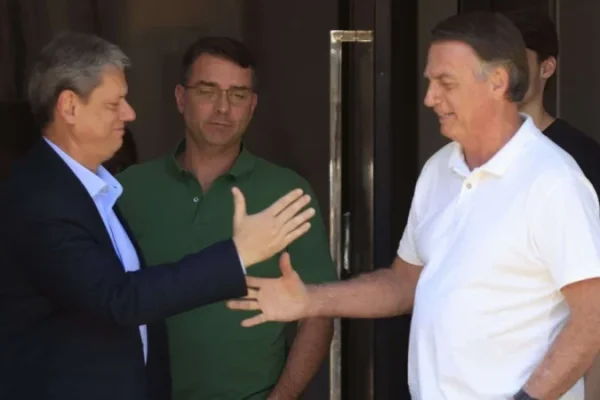 Tarcísio diz ter valores bolsonaristas, mas afirma rejeitar o que "não faz sentido"