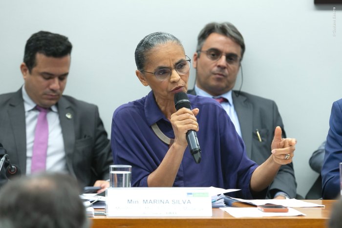 Em ato de Lula, Marina troca próprio número pelo de seu adversário