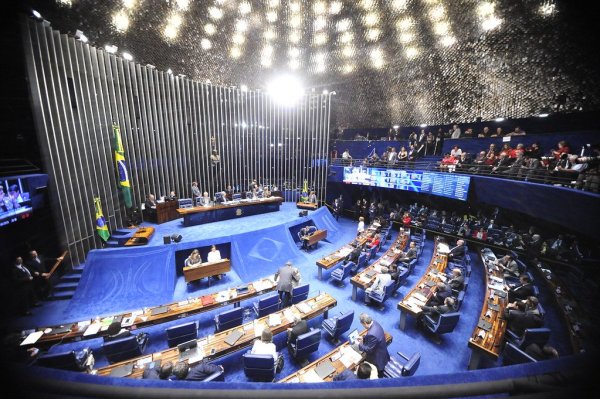 Senado autoriza Brasil a contratar dois empréstimos externos de US$ 1 bilhão cada