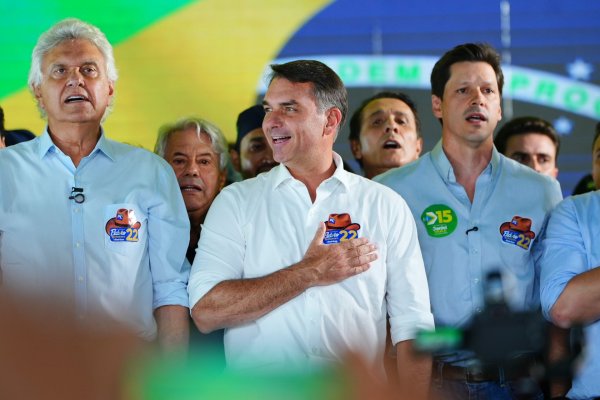 EBC nega responsabilidade por propaganda de Flávio Bolsonaro exibida sem áudio
