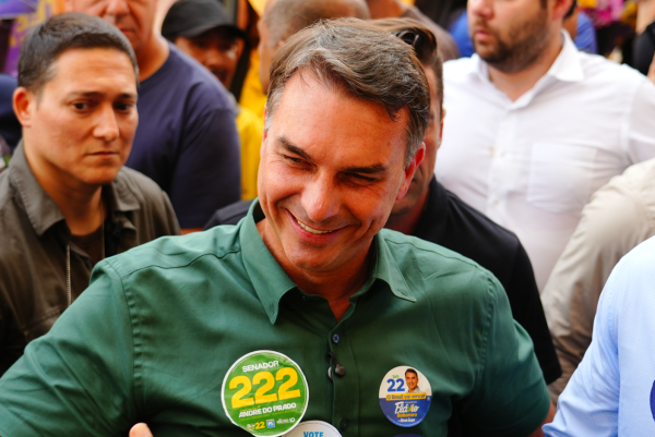 Flávio Bolsonaro reúne governadores eleitos e afirma que vai “governar para todos”