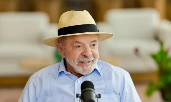 Lula protocola documento no TSE e no STF em que libera a divulgação de próprios sigilos e de parentes