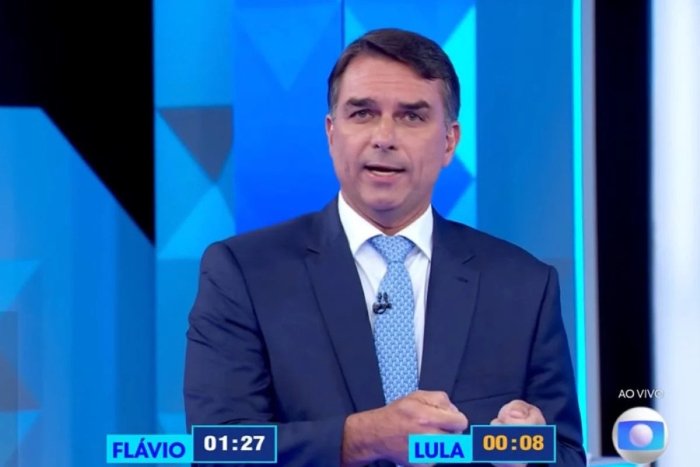 No debate da Globo, Flávio critica impostos e promete reajuste real do salário mínimo