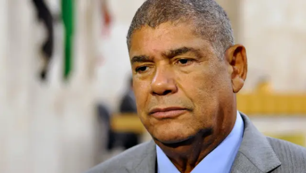 Milton Leite deixa delegacia após prisão e afirma ser inocente