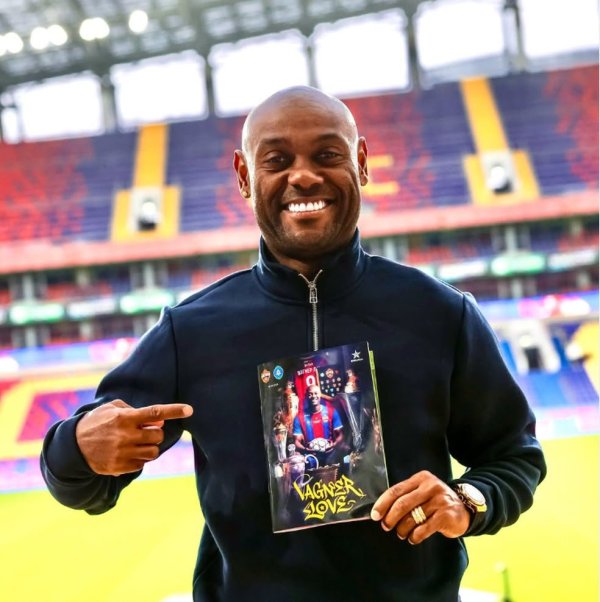 Vágner Love marca dois gols em despedida do CSKA e é homenageado por mais de 27 mil torcedores