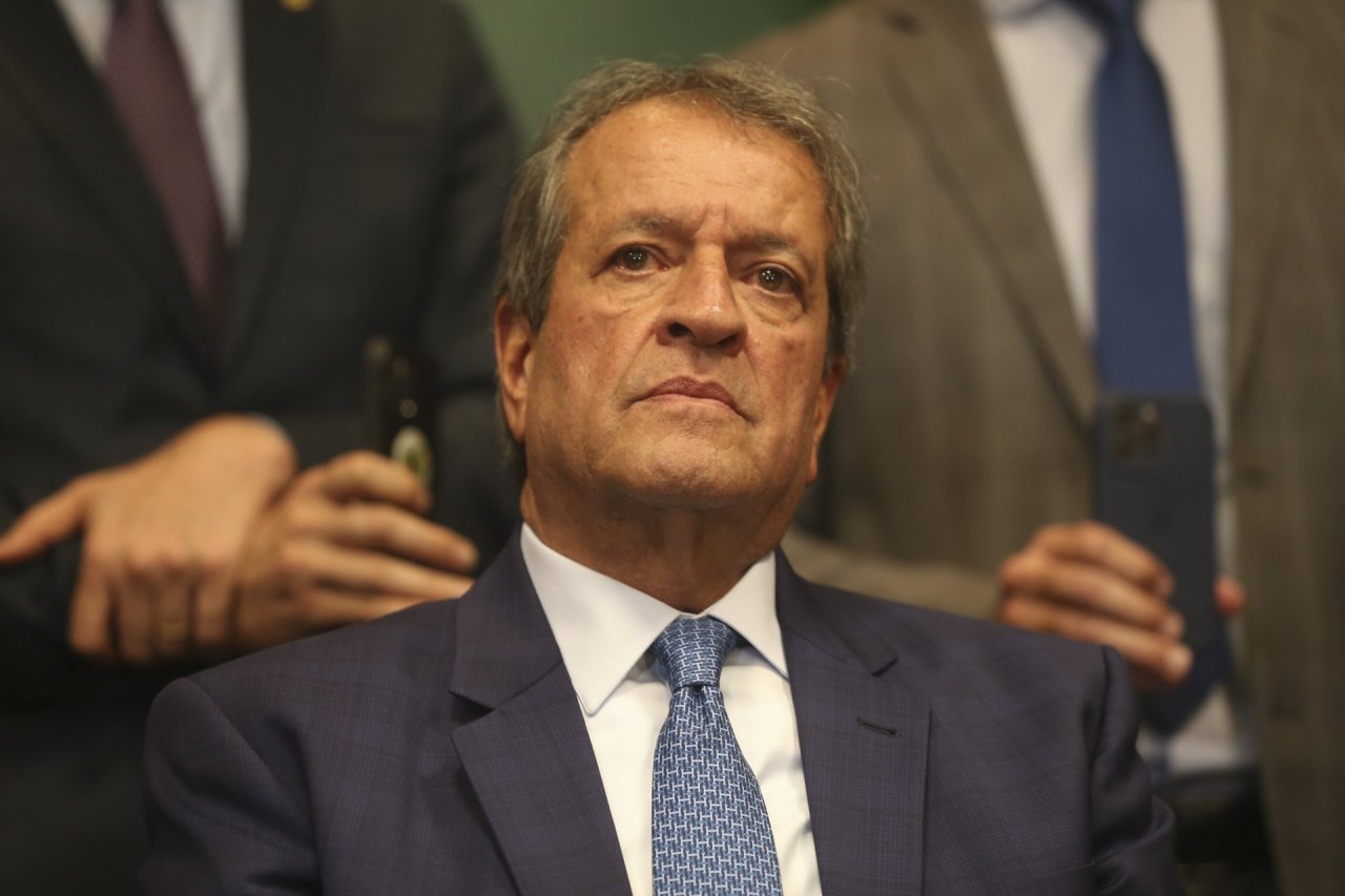Bolsonaro estará livre no dia seguinte à vitória de Flávio, diz Valdemar durante manifestação em SP