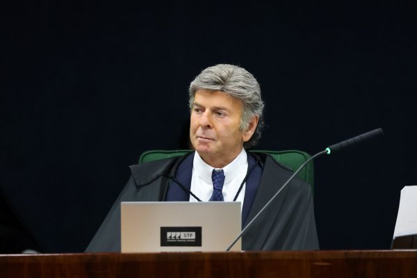 Fux dá prazo para Alcolumbre informar acesso de Lulinha, Vorcaro e esposa de Moraes ao Senado