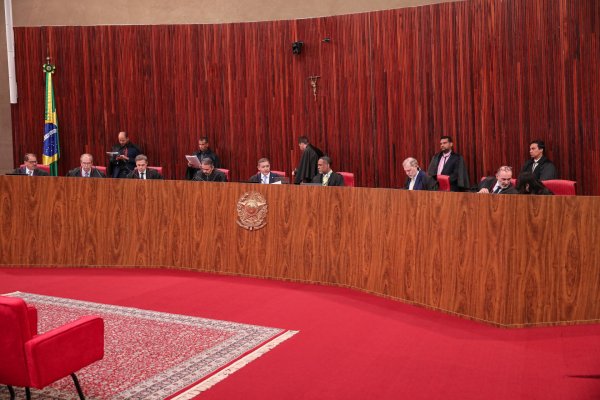TSE tem 3 a 0 para proibir postagens sobre fake news de Nossa Senhora