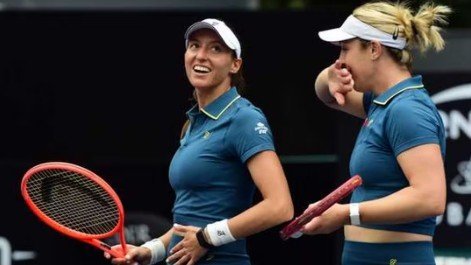 Luísa Stefani é bicampeã do SP Open nas duplas