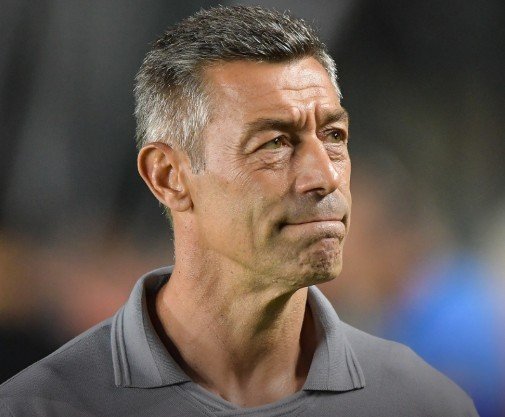 CAS mantém condenação e Santos terá de pagar cerca de R$ 15 milhões a Pedro Caixinha