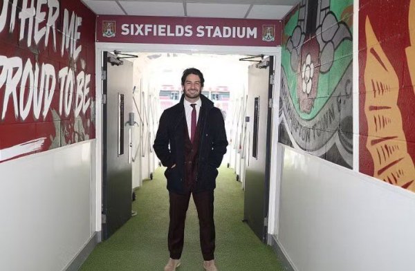 Alexandre Pato entra no futebol inglês como dono de clube