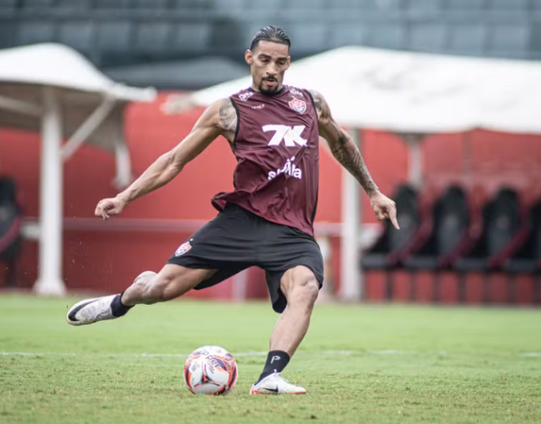 Vitória sofre novo transfer ban da Fifa por dívida na contratação de Fabri