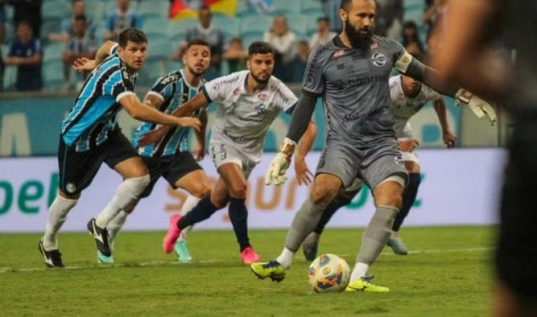 Ferroviária contrata goleiro artilheiro para a sequência da Série C