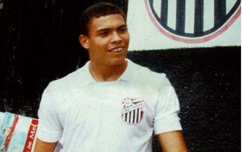 São Cristóvão alfineta Cruzeiro após homenagem a Ronaldo Fenômeno