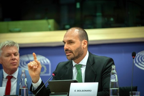 Eduardo Bolsonaro diz que EUA pode reagir com sanções a ministros caso não reconheçam vitória de Flávio
