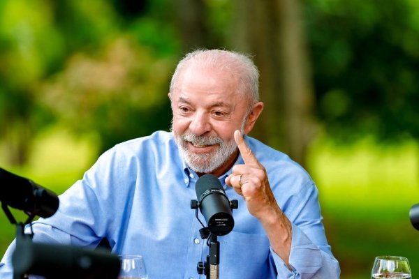 “Gosto mais de você do que da Globo”, diz Lula ao justificar ida ao Flow Podcast
