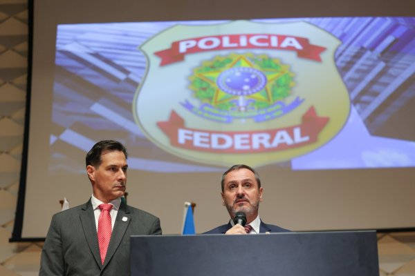 PF abre investigação sobre possível interferência dos EUA nas eleições