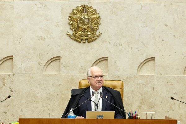 Fachin rejeita pedido para afastar Dino de casos sobre Lula, Flávio ou eleições