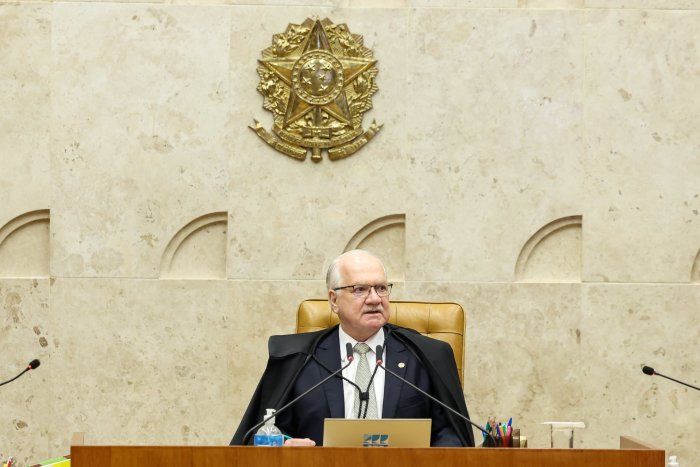 Fachin rejeita pedido para afastar Dino de casos sobre Lula, Flávio ou eleições