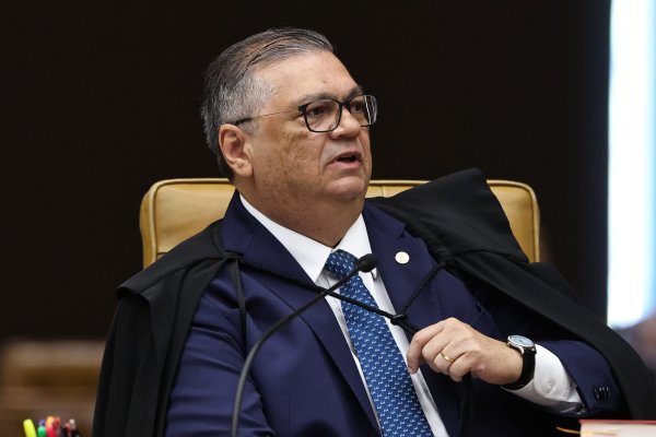 Flávio Dino afirma que STF não se submeterá a pressões externas após ameaças de sanções dos EUA