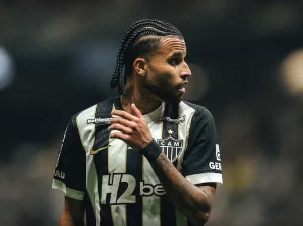 Alexsander é suspenso por dois jogos após ofensas a Kaio Jorge em sala antidoping