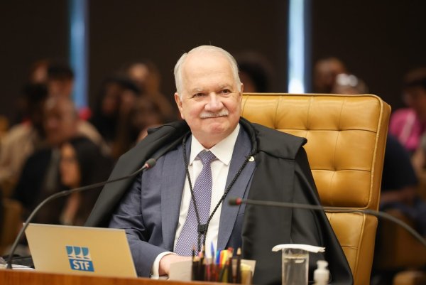 Ministro da Justiça se reúne com Fachin em meio a crise entre PF e STF