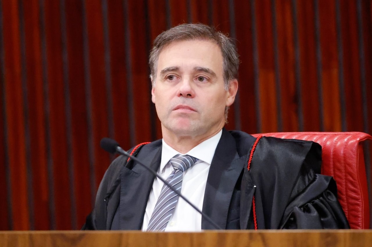 Mendonça mantém decisão sobre sigilos e reforça que candidatos podem divulgá-los por ato próprio