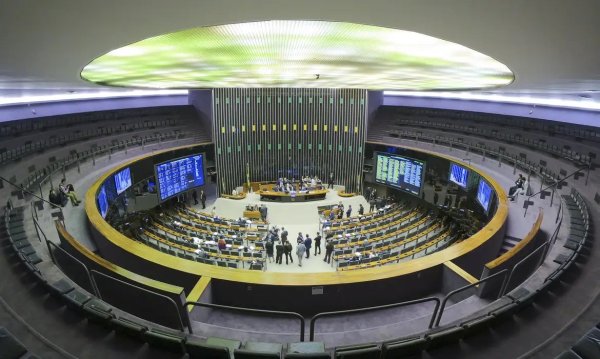 “Efeito Nikolas” impulsiona articulação por reforma eleitoral na Câmara