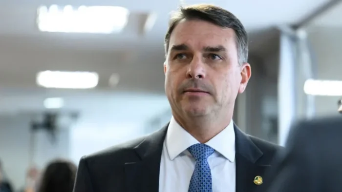 Flávio pede ao STF suspensão da decisão que liberou postagem sobre fake news de Nossa Senhora