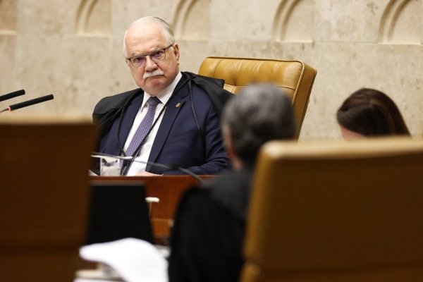 Fachin suspende decisões de Mendonça e Dino sobre Andrei Rodrigues na PF