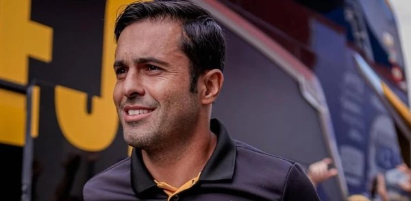 Éder faz desabafo após saída de Eduardo Baptista e fala em “covardes” que abandonam o barco