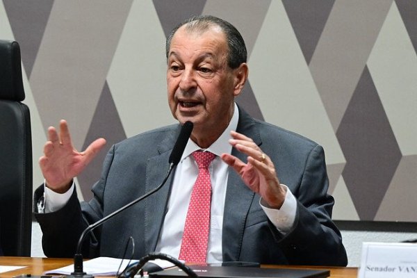 Comissão do Senado aprova texto-base da proposta do fim da jornada 6x1